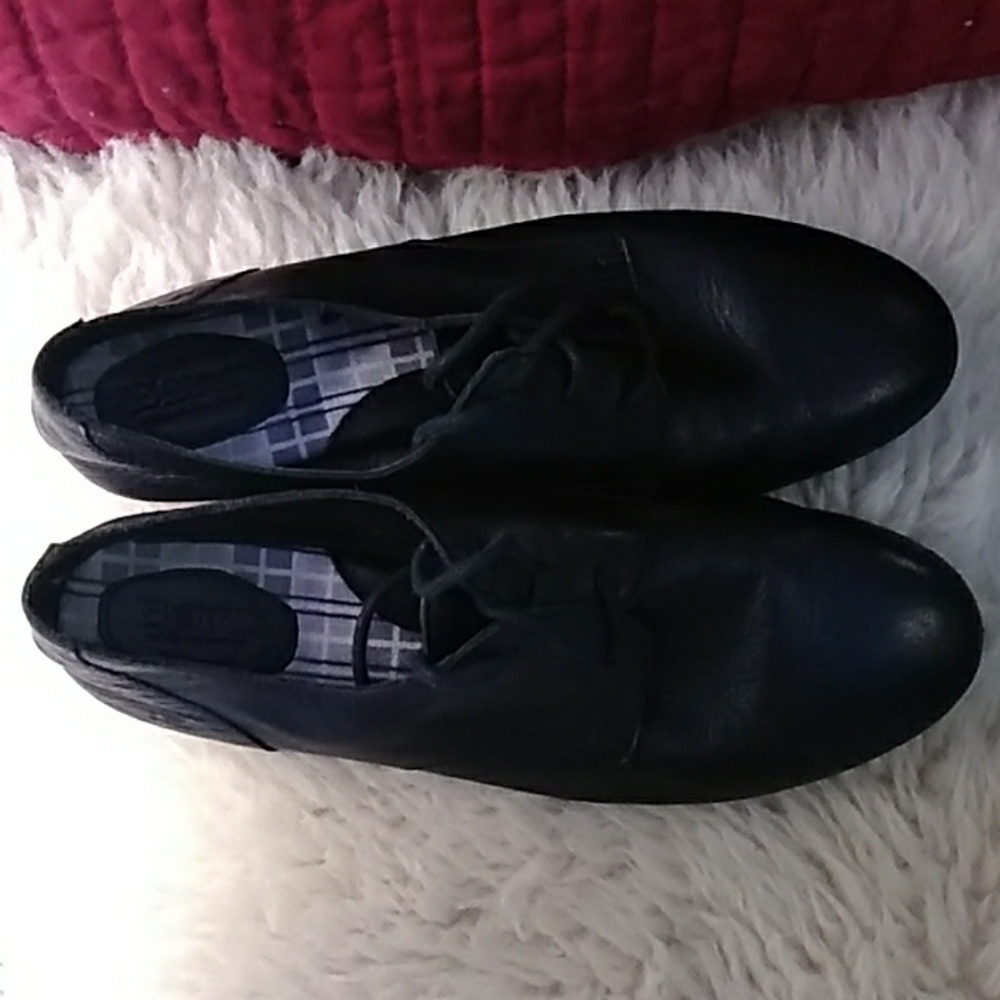 NWOT Born laced flats 8 1/2